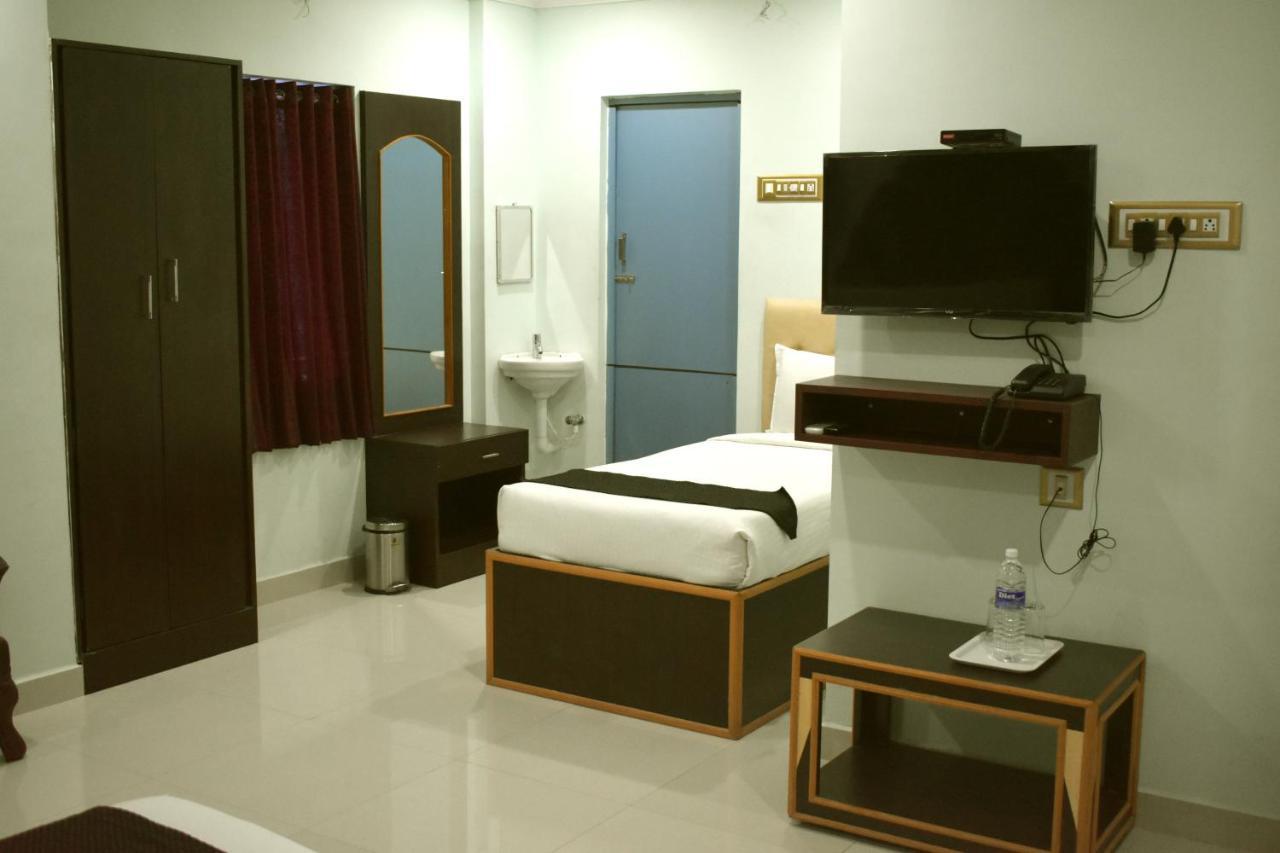 Hotel Apple Park Inn Tiruchirappalli Zewnętrze zdjęcie